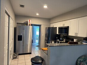 260 SW 8th Ave in Hallandale Beach, FL - Building Photo - Building Photo