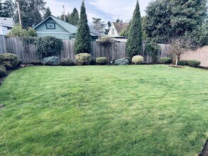 211 Iowa St in Silverton, OR - Building Photo - Building Photo
