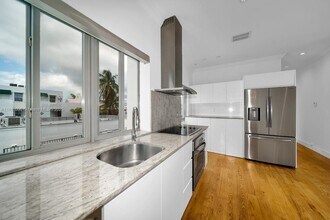1600 Euclid Ave in Miami Beach, FL - Building Photo - Building Photo