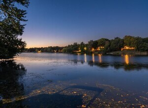 71 Lake Shore Dr in Barrington, IL - Building Photo - Building Photo