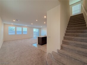 6978 Dandelion Pk Ave in Las Vegas, NV - Building Photo - Building Photo