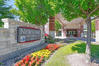 Newsome Homes in McKinney, TX - Foto de edificio - Building Photo