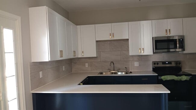 611 Carpenter Ave in Austin, TX - Building Photo - Building Photo