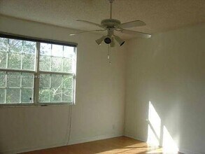 1354 Veracruz Ln in Weston, FL - Building Photo - Building Photo