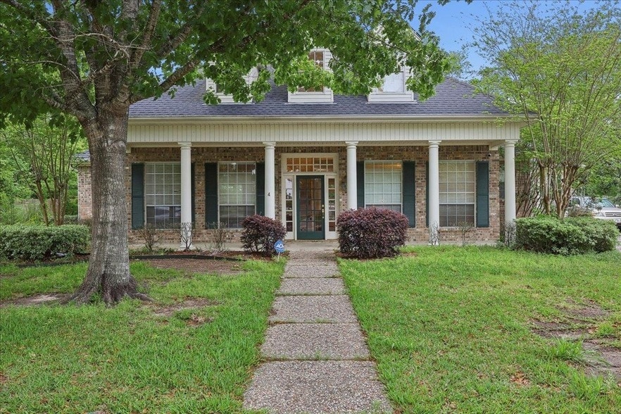 4 Twin Cir Dr in Beaumont, TX - Foto de edificio