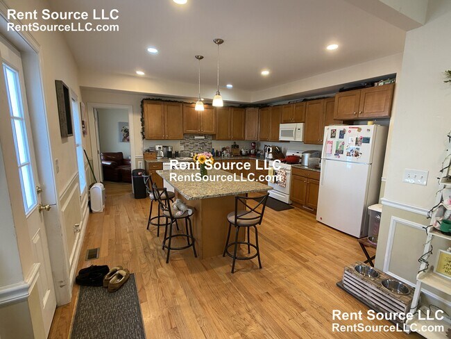 21 Gilman St, Unit 56M in Somerville, MA - Foto de edificio - Building Photo