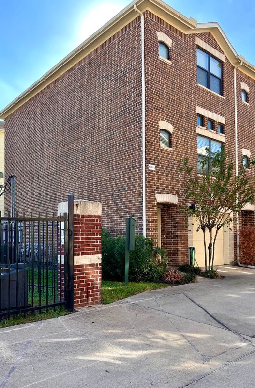 property at 2710 Hullsmith Dr
