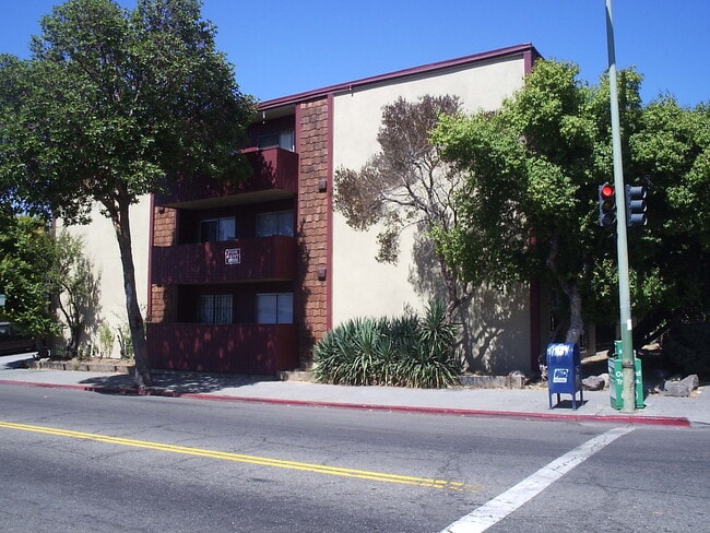 1805 8th Ave, Unit 1805 8th Avenue in Oakland, CA - Building Photo - Building Photo