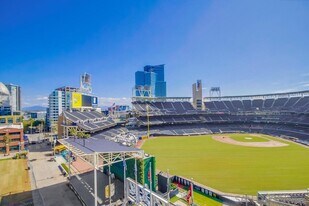 325 Seventh Ave in San Diego, CA - Building Photo