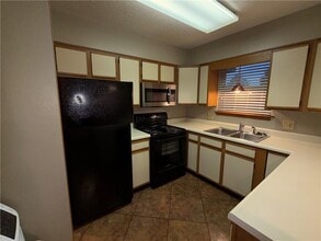 515 W Benton St in Siloam Springs, AR - Building Photo - Building Photo