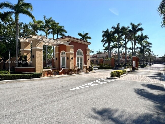 2584 SW 122nd Terrace in Miramar, FL - Building Photo - Building Photo