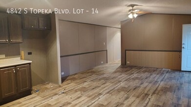 4842 SW Topeka Blvd in Topeka, KS - Building Photo - Building Photo