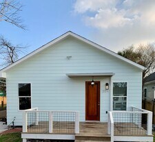 204 E 30th St in Houston, TX - Building Photo