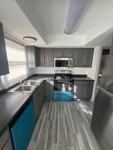 3512 Maple St in West Des Moines, IA - Building Photo - Building Photo