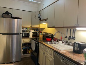 1607 Commonwealth Ave, Unit 27 in Boston, MA - Building Photo - Building Photo