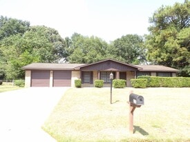 109 Victoria Dr in Enterprise, AL - Building Photo