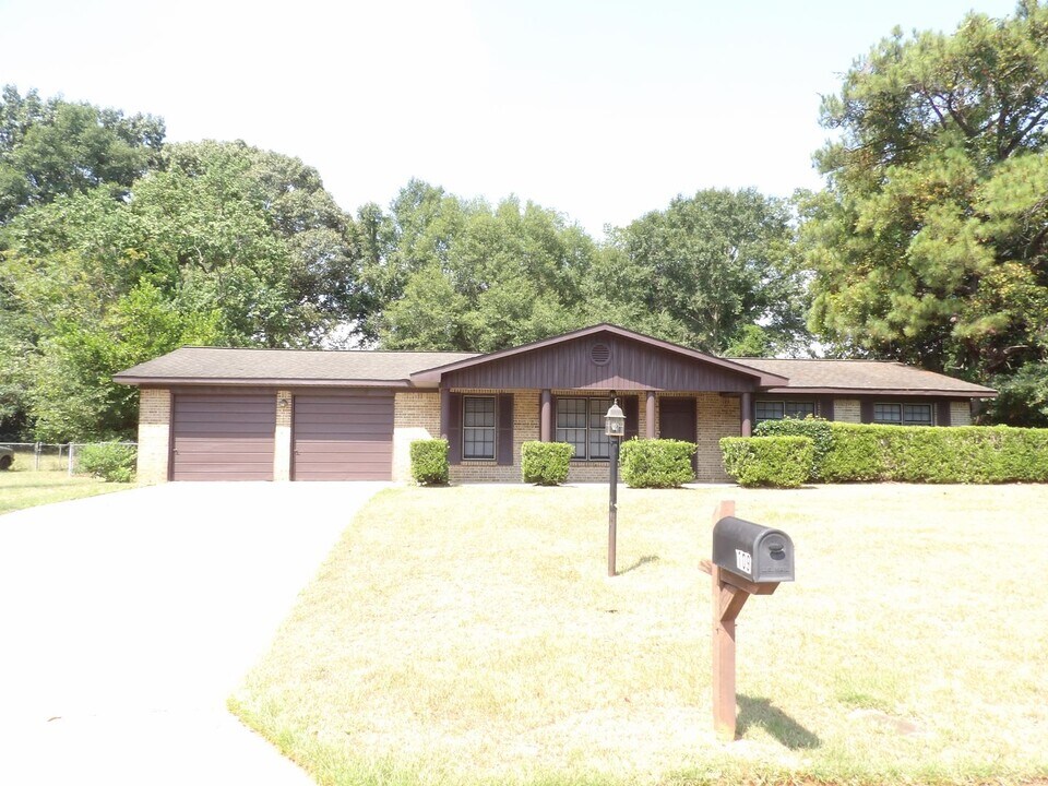 109 Victoria Dr in Enterprise, AL - Building Photo