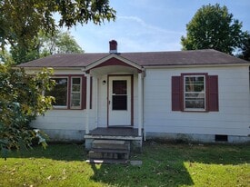 4006 Wooddale Ln in Greensboro, NC - Building Photo