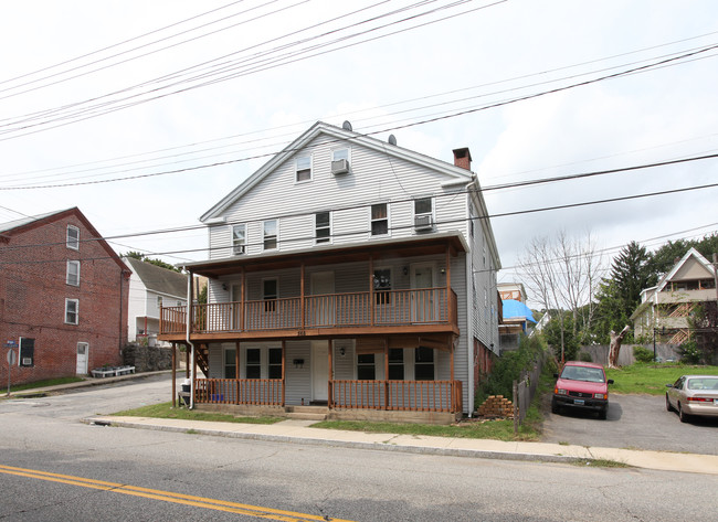 568 N Main St in Norwich, CT - Building Photo - Building Photo