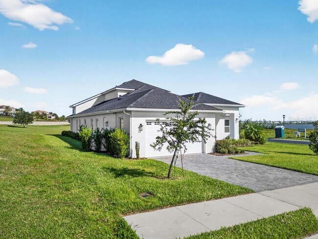 200 Snowy Orchid Way in Lake Alfred, FL - Building Photo - Building Photo