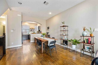 2110 Shearn St in Houston, TX - Foto de edificio - Building Photo