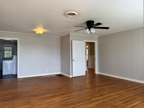 1206 S Fleishel Ave in Tyler, TX - Building Photo - Building Photo