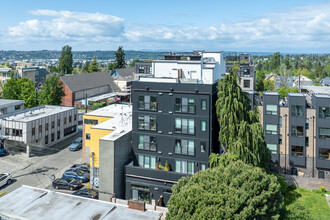 Cypress Greenwood in Seattle, WA - Foto de edificio - Building Photo