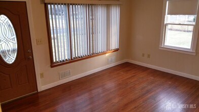1216 S Washington Ave in Piscataway, NJ - Building Photo - Building Photo