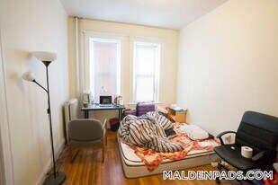 17-19-19 Washington St S in Malden, MA - Building Photo