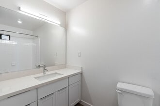 Solera Apartment Community in Santa Clara, CA - Foto de edificio - Building Photo