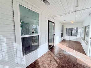 727 W Day St in Denison, TX - Building Photo - Building Photo