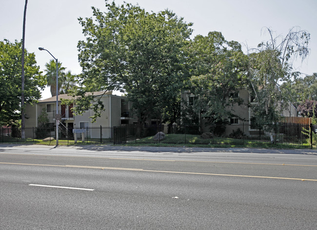 Mar Vista Apartments in Rancho Cordova, CA - Building Photo - Building Photo