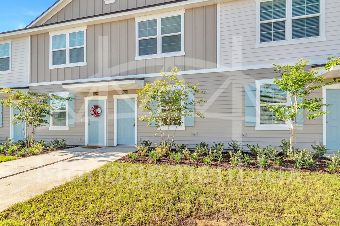 8313 Asteroid St in Jacksonville, FL - Building Photo