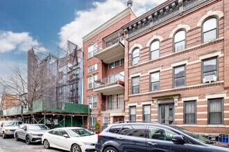 219 Eckford St in Brooklyn, NY - Foto de edificio - Building Photo