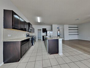 214 Tallow Trl in San Marcos, TX - Building Photo - Building Photo