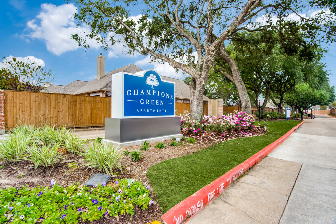 Champions Green in Houston, TX - Building Photo