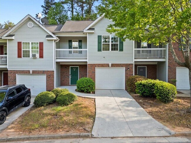 property at 4643 Grand Central Pkwy