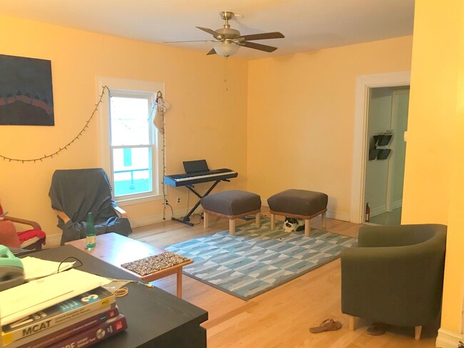 20 Thorpe St, Unit 2 in Somerville, MA - Building Photo - Building Photo