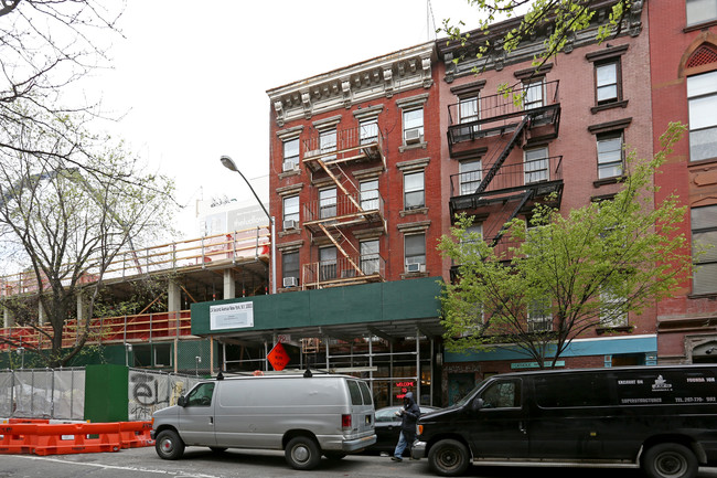 34 E First St in New York, NY - Foto de edificio - Building Photo