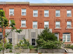 2105-2109 Maryland Ave in Baltimore, MD - Building Photo - Building Photo