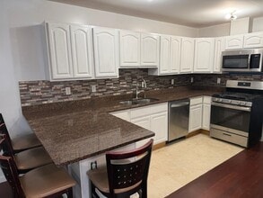 183 Hutton St in Jersey City, NJ - Foto de edificio - Building Photo