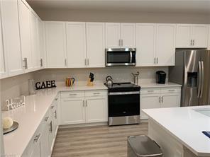 208 Indies Dr E-Unit -202 in Naples, FL - Building Photo - Building Photo