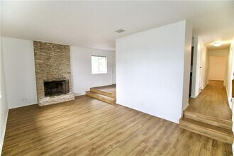8002 Sonnet Ave in Austin, TX - Building Photo - Building Photo