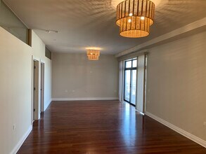 3300 W Irving Park Rd in Chicago, IL - Building Photo - Building Photo