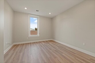211 Green St, Unit 206 in Boston, MA - Foto de edificio - Building Photo