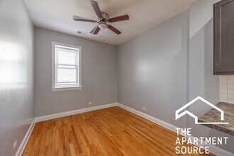 4452 N Sheridan Rd in Chicago, IL - Building Photo - Building Photo