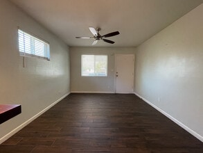 4615 N 14th St, Unit B in Phoenix, AZ - Building Photo - Building Photo