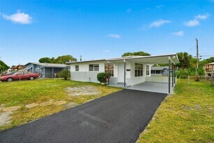 1731 NW 26th Ave in Fort Lauderdale, FL - Building Photo