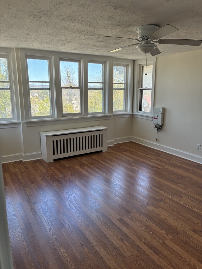 2109 Walnut St, Unit 2nd Floor A in Harrisburg, PA - Building Photo - Building Photo