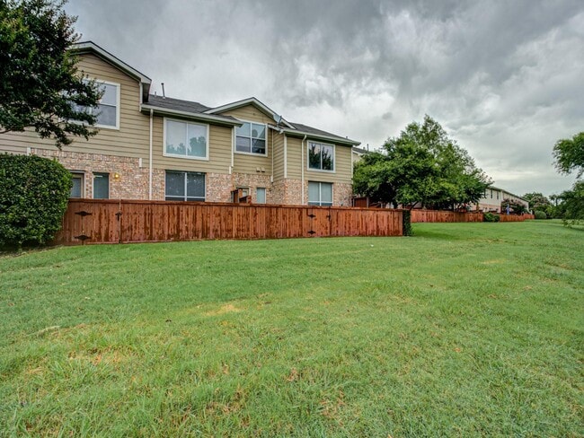 4528 Sycamore Dr in Plano, TX - Building Photo - Building Photo